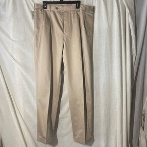 Jos A Banks Mens 38x32. Winkle Water and Stain Resistant. 100% Cotton. Khaki NWT